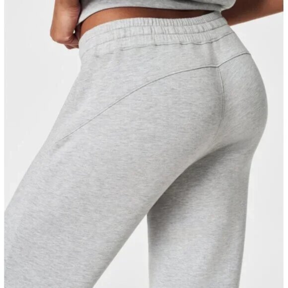 SPANX AirEssentials Tapered Pants Joggers Light Grey SMALL NWT Air Essentials - Picture 2 of 15